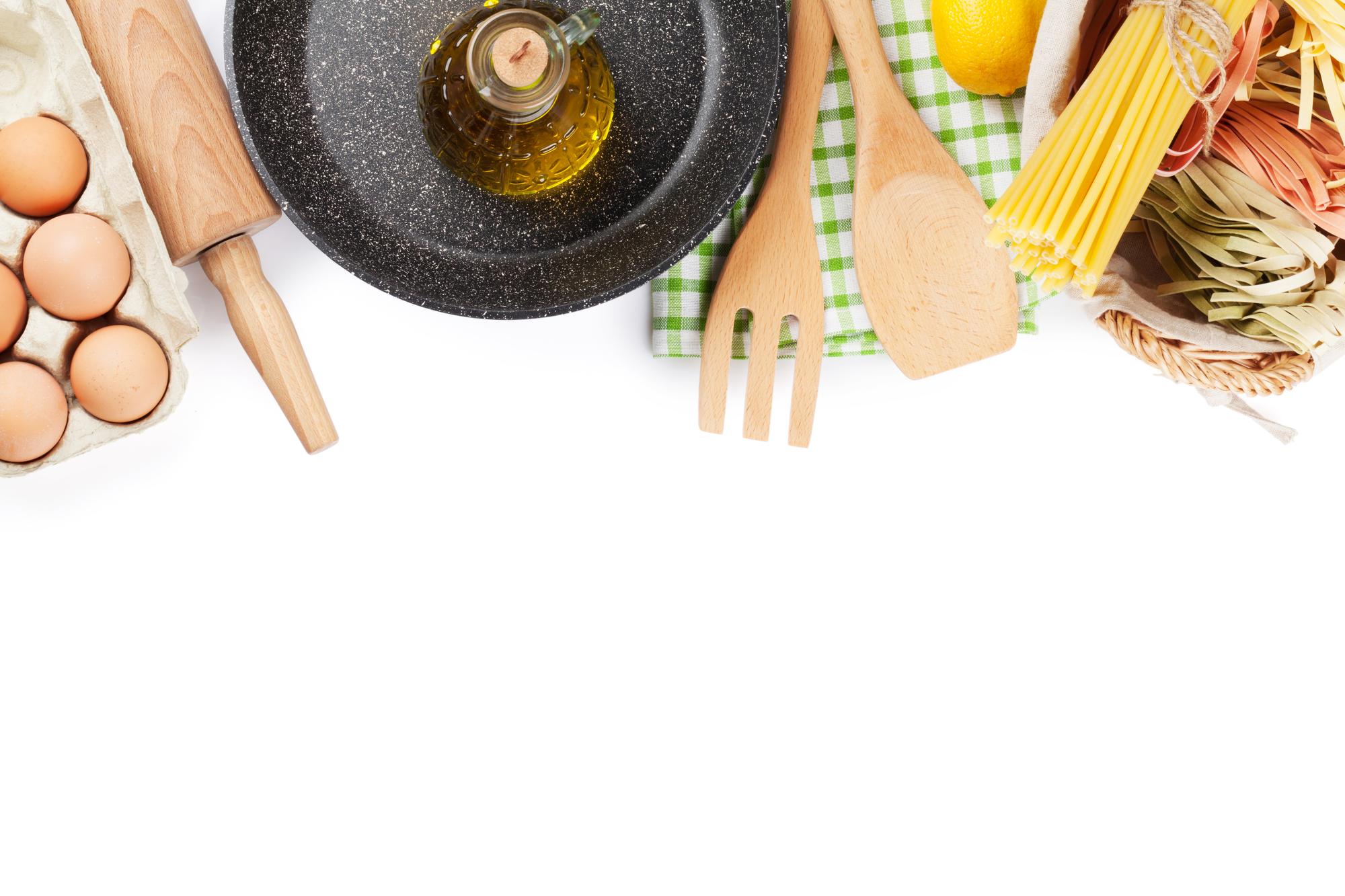 Tavolo apparecchiato per una lezione di cucina